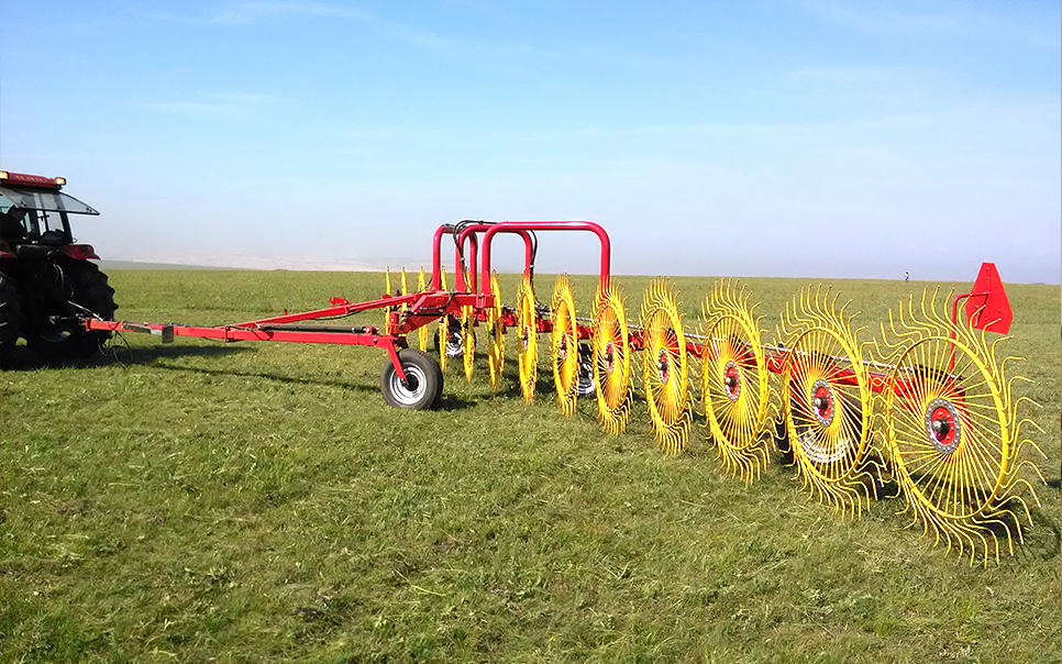 標(biāo)題：9LC-7.6型指輪式摟草機(jī)
瀏覽次數(shù)：39
發(fā)表時(shí)間：2023-12-12