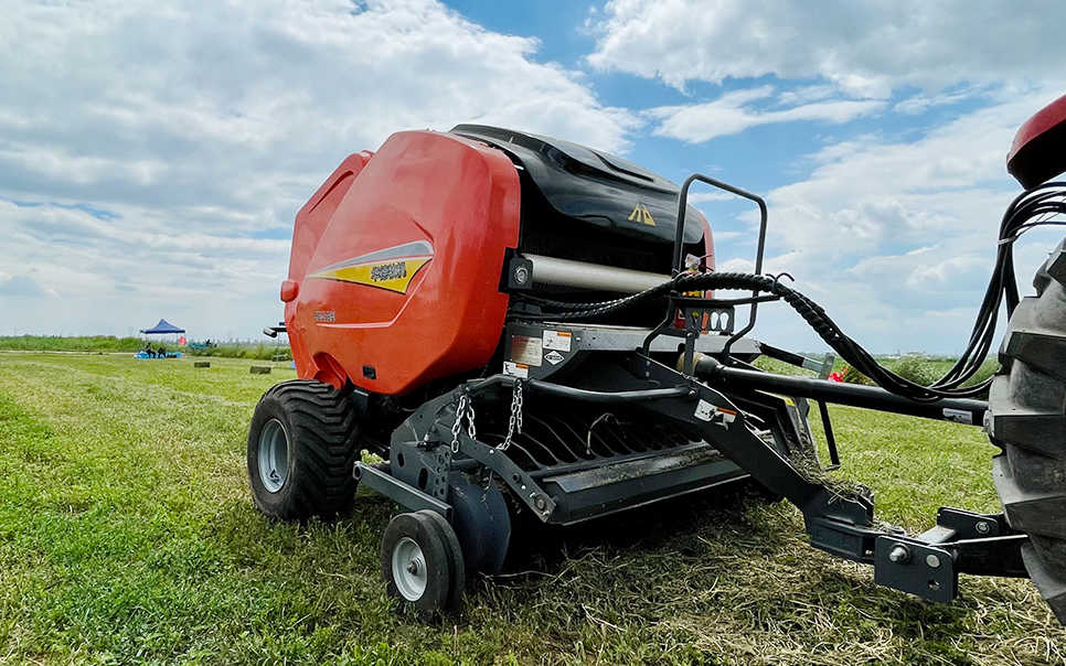 標(biāo)題：9YGJ-2.2B圓草捆打捆機(jī)
瀏覽次數(shù)：278
發(fā)表時(shí)間：2023-12-12