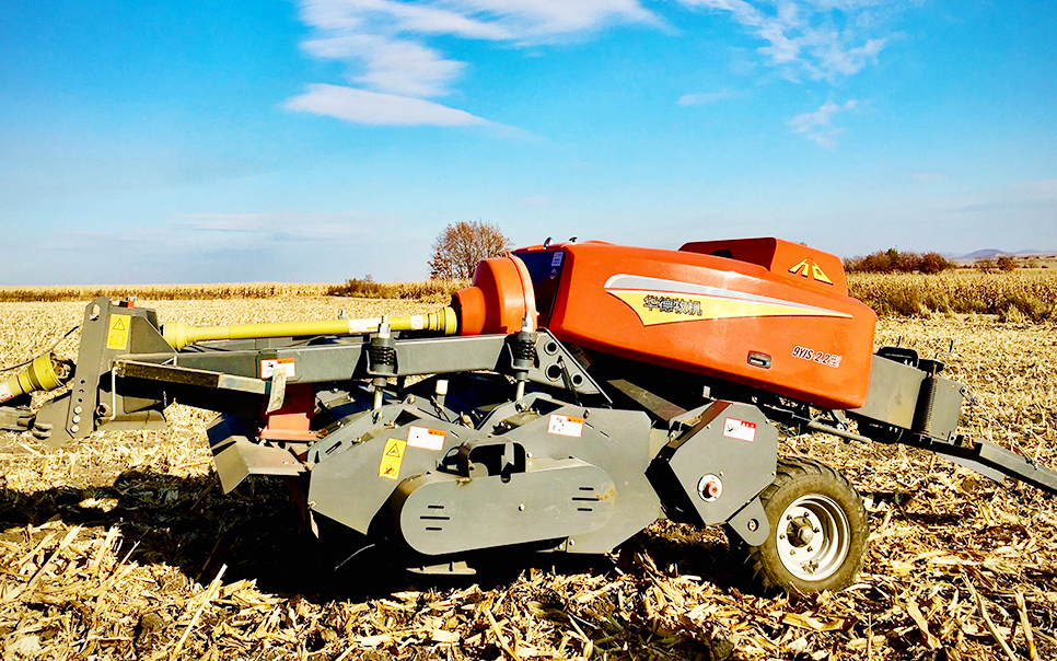 標(biāo)題：9YJS-2.2雙刀軸秸稈切割揉碎方捆壓捆機(jī)
瀏覽次數(shù)：90
發(fā)表時(shí)間：2023-12-12