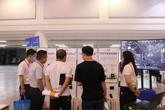 湖南省钜升畅安依靠自主研发的创新性产品,赢得了广大参展观众的认可