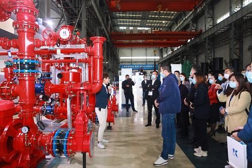 图:嘉宾参观上海凯泉消防水泵三个流量点性能测试上海凯泉在产品研发